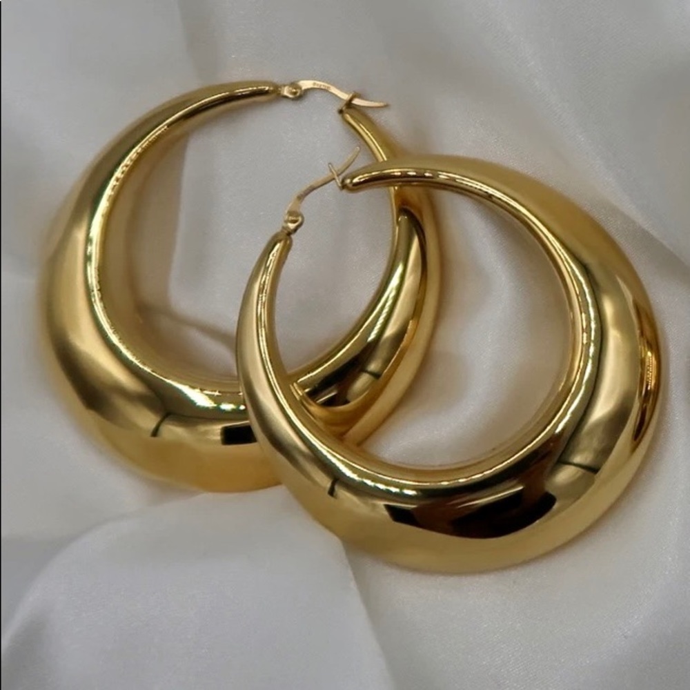 LARGE VINTAGE GOLD HOOPS